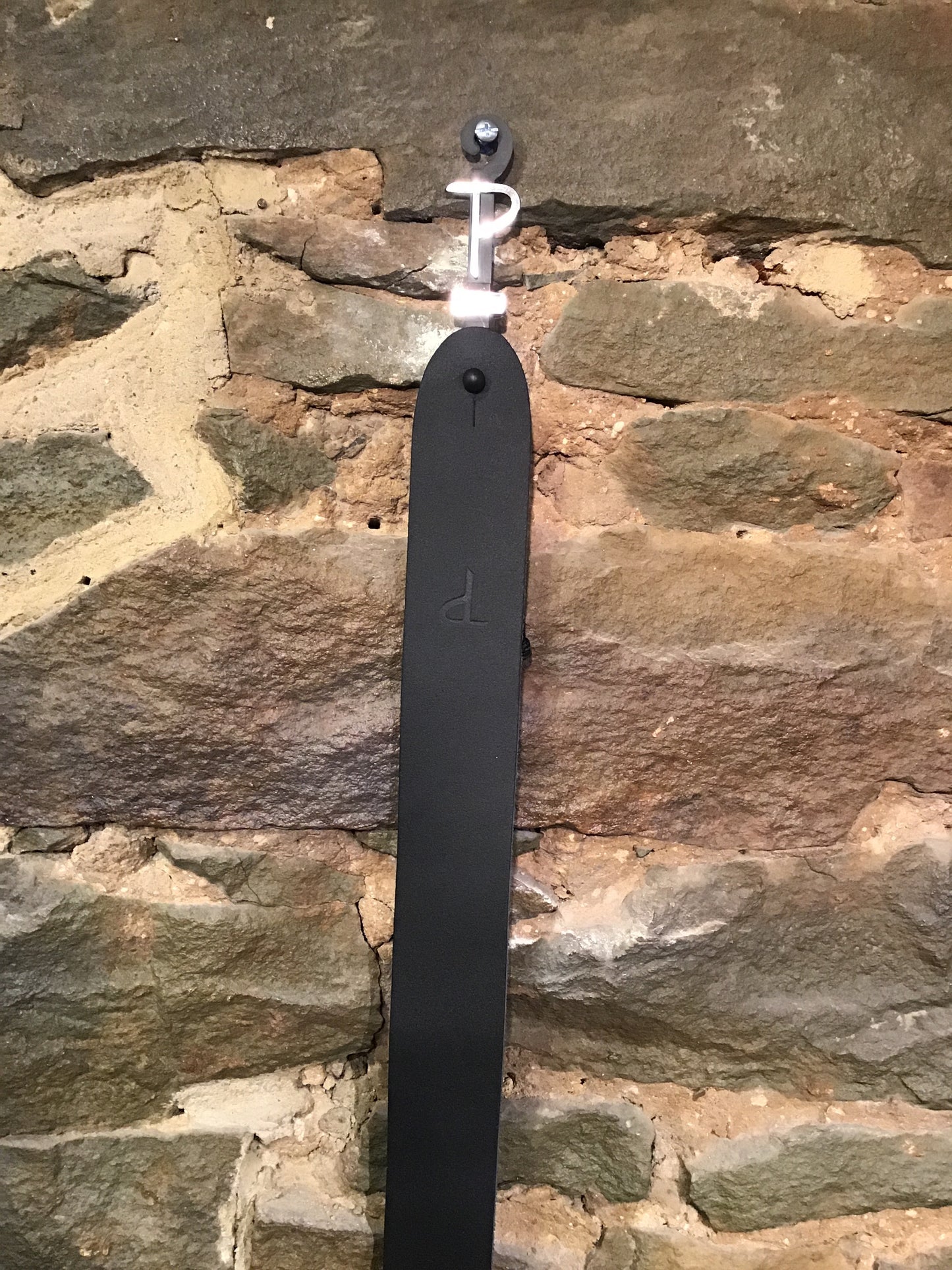 Perri’s Leathers 2” black leather guitar strap