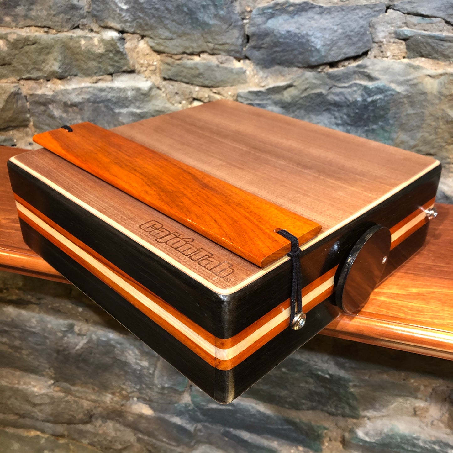 CajonTab Serie Pro de 12”: Ébano (Gaboon), Padauk, Cereza