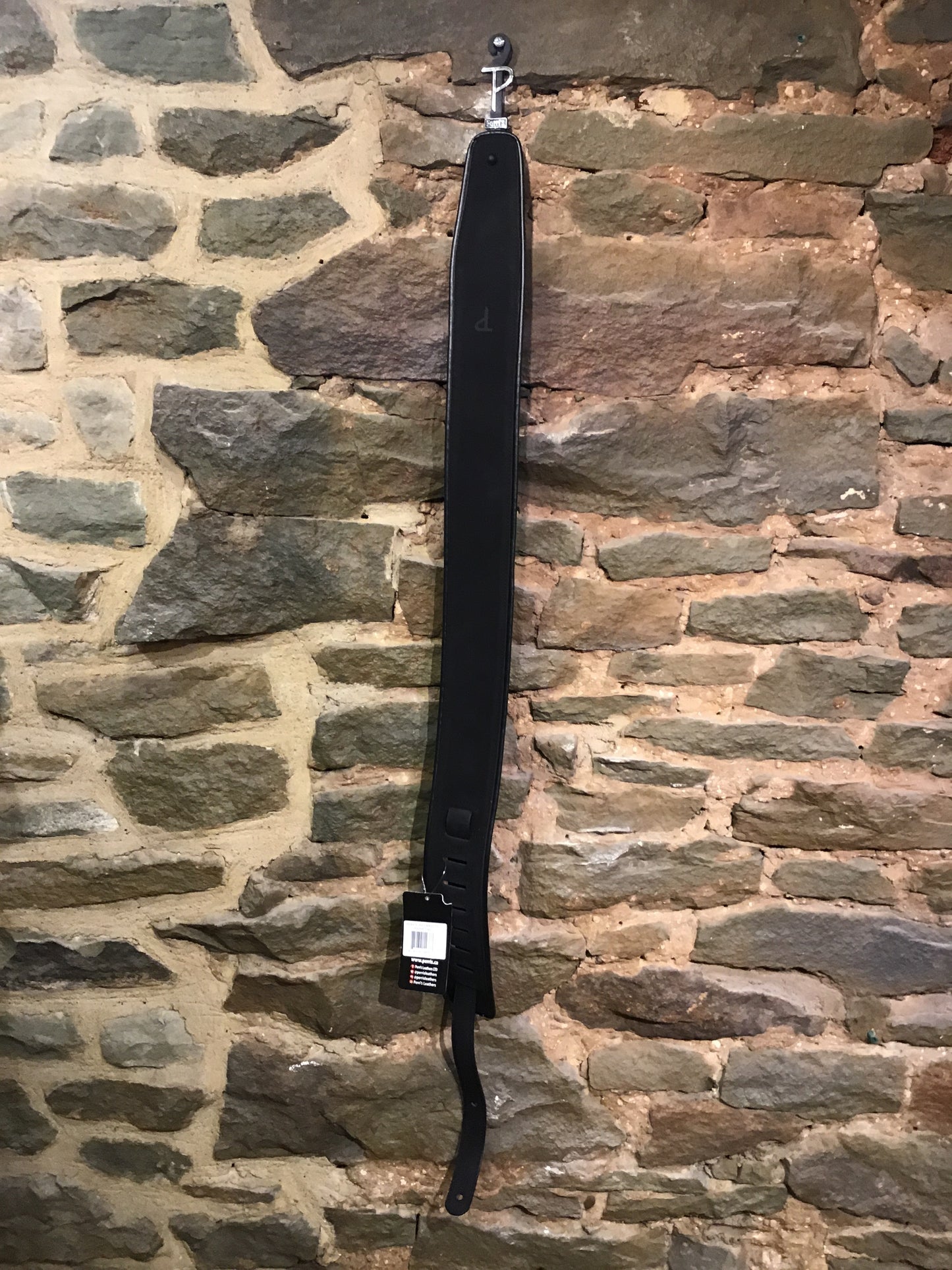 Perri’s Leathers 3” piped black leather guitar strap