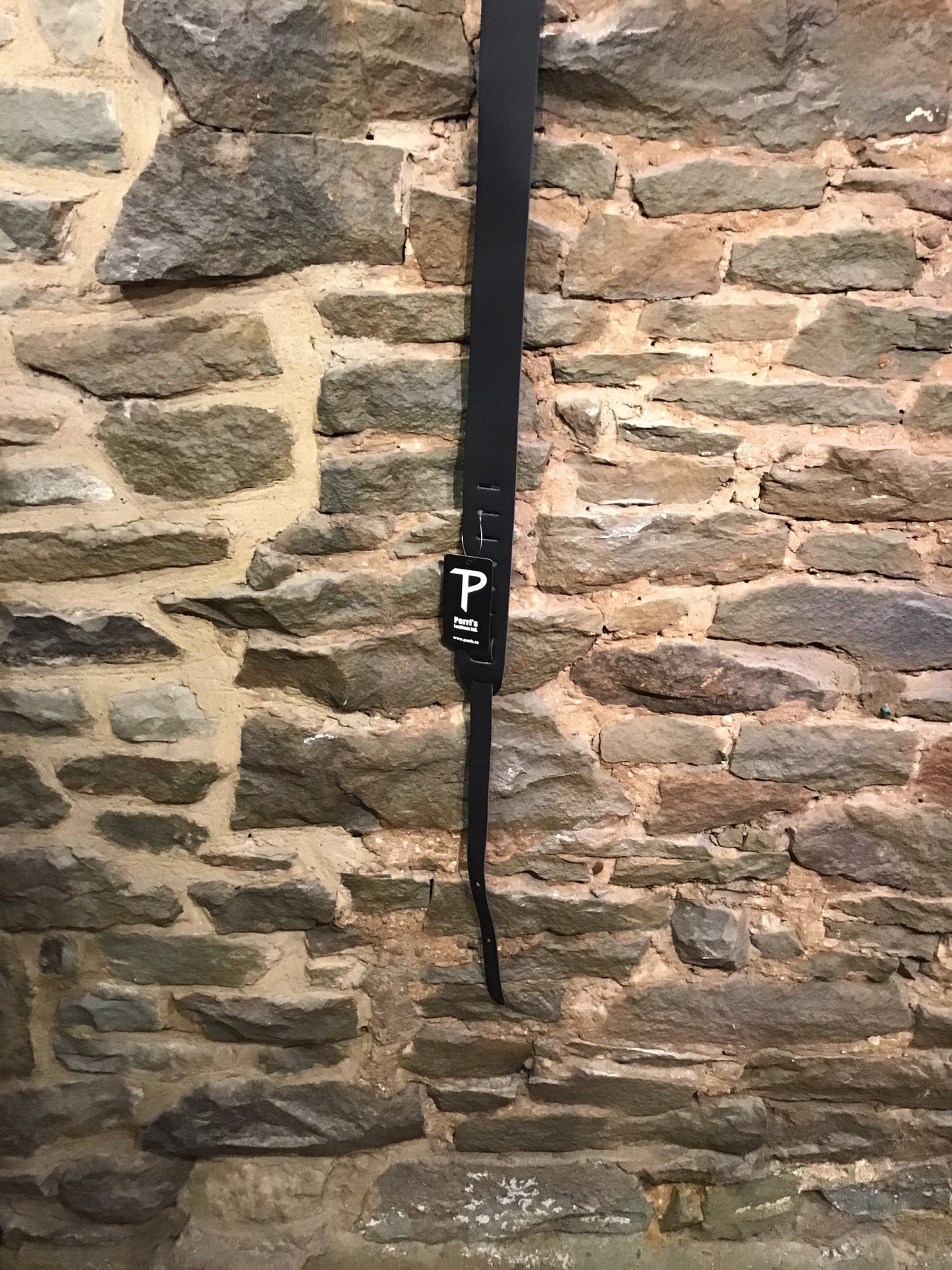Perri’s Leathers 2” black leather guitar strap