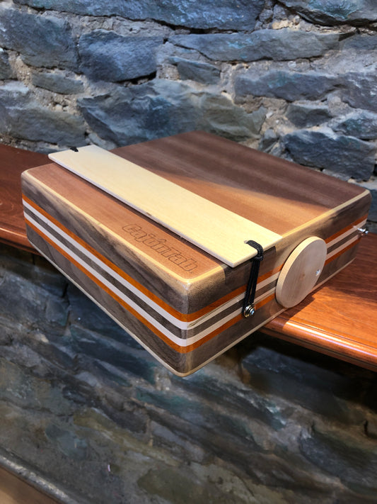 CajonTab Pro Series de 12”: nogal, padauk y álamo temblón