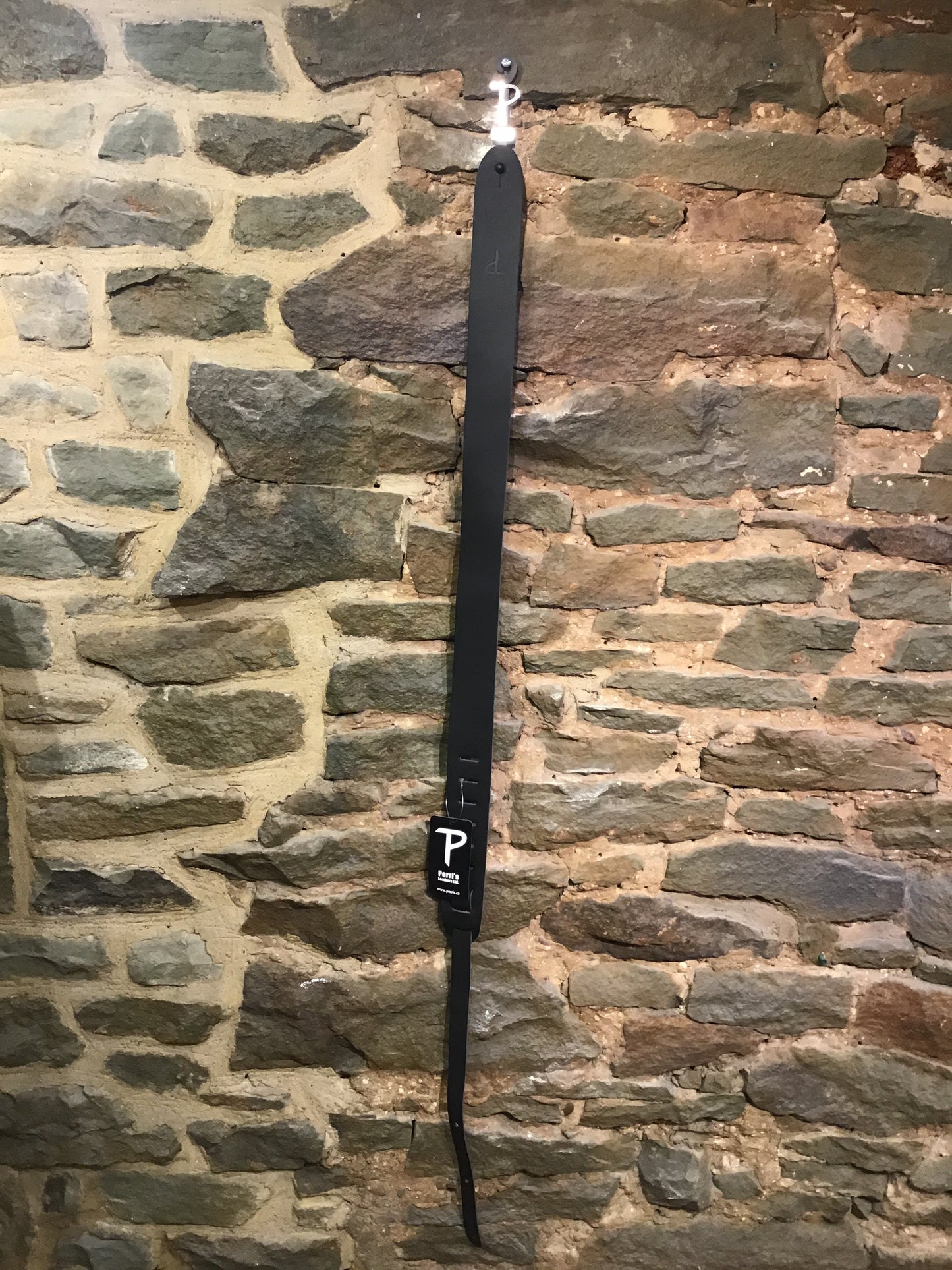 Perri’s Leathers 2” black leather guitar strap