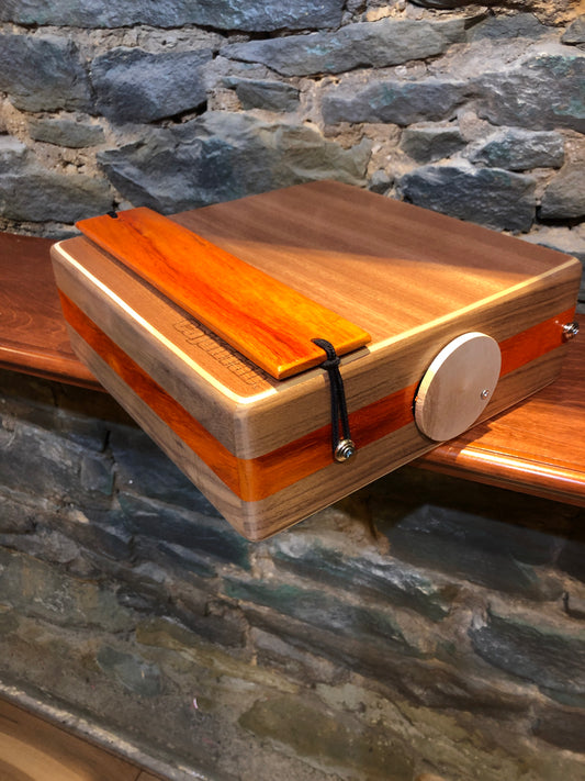 CajonTab Pro Series de 12” - Nogal y Padauk