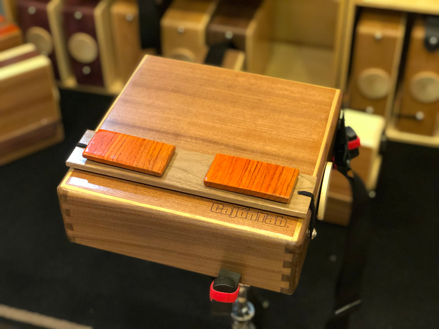 Par de castañuelas con caja Click - padauk macizo